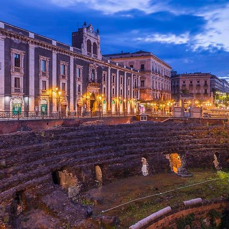 Black Hole Rooms Catania Bagian luar foto