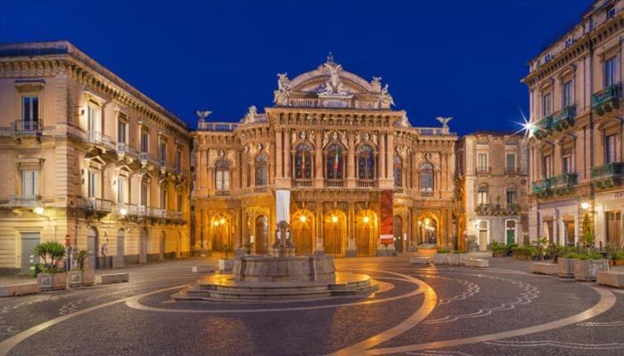 Black Hole Rooms Catania Bagian luar foto