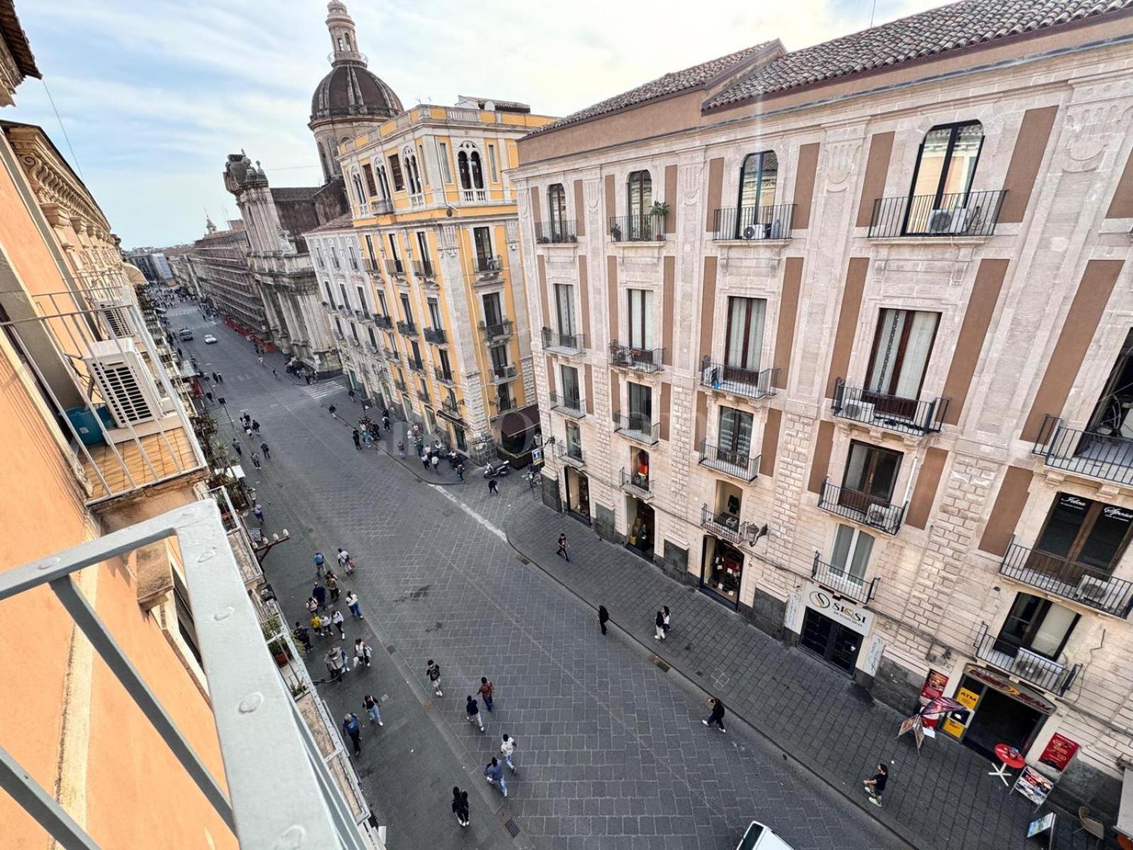 Black Hole Rooms Catania Bagian luar foto